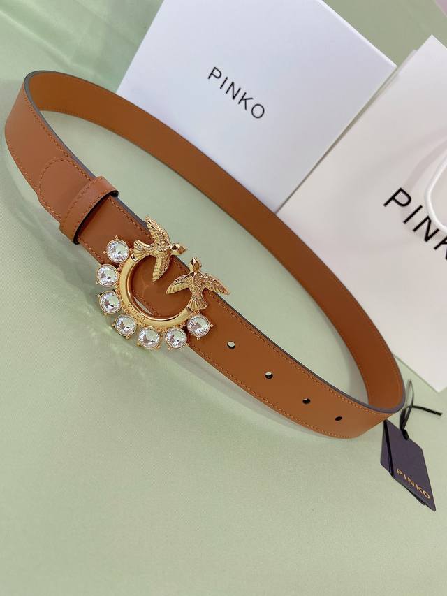 意大利轻奢品牌PINKO燕子官网同步最新女款带身釆用头层牛皮 大牌的设计质感 扣宽3.0cm 长度75.80.85.90.95.100.欧码