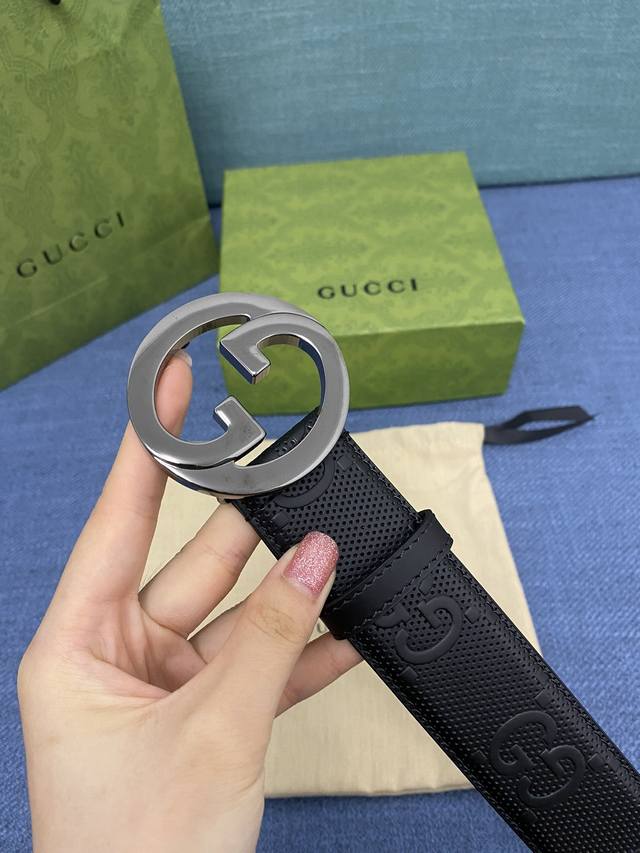 配全套包装礼盒 Gucci 原厂精密电渡扣头 意大利原厂皮 宽4.0Cm 代购级 - 点击图像关闭