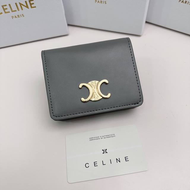 Celine 3510颜色 黑色 鹅黄 灰色 尺寸 11*9*3Celine官网最新款 短式钱包非常炫美的一个系列 专柜同步 采用头层牛皮 精致时尚