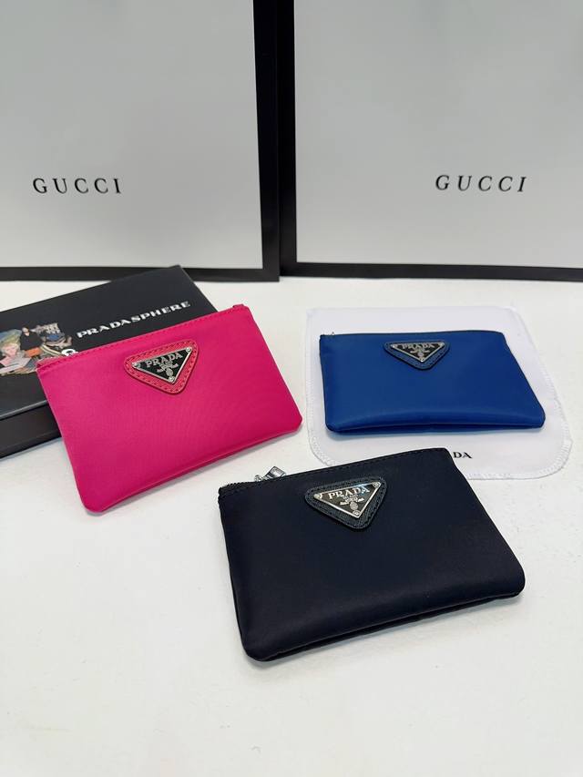 颜色 黑 粉 蓝尺寸 9X5普拉达十字纹纯皮卡包 超级自留 卡包钱包两用特别实用