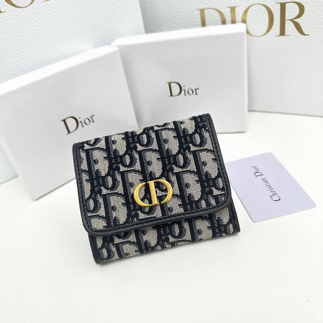 Dior 2025 2088颜色 黑色 尺寸 11*10*2 Dior专柜最新款火爆登场 采用头层牛皮 做工精致 媲美专柜 多功能小钱包 超级实用