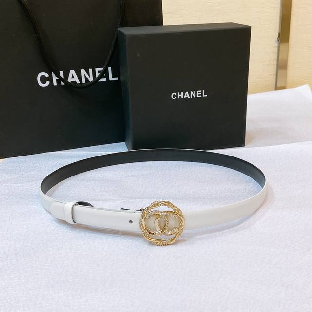 Chanel 23P Cc 水钻 麻花金 与银 Logo扣. 进口胎牛皮腰带 2.0Cm精品 精致 典雅