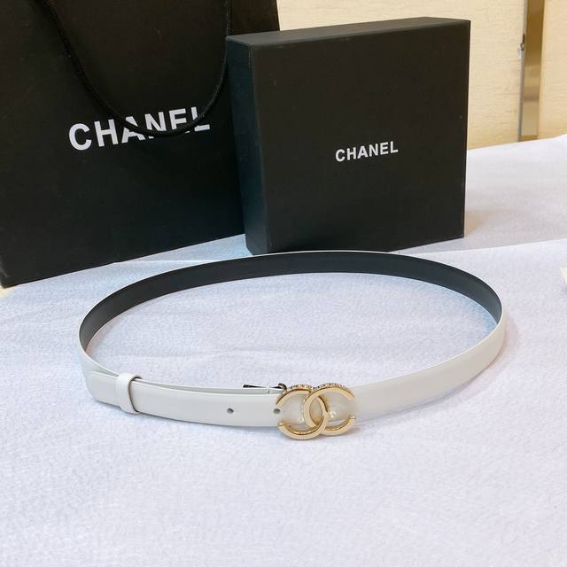 Chanel 23P Cc 水钻 排钻金 与银 Logo扣. 进口胎牛皮腰带 2.0Cm精品 精致 典雅