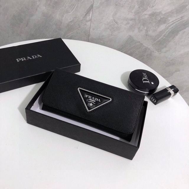 颜色 黑 粉尺寸 19X10普拉达爆款原版十字纹牛皮两折钱包手感极佳容量一流