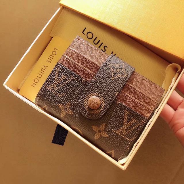 颜色 老花配棕尺寸 9X9Lv卡包 超级自留 两用卡包钱包12个卡位钞票位 特别实用