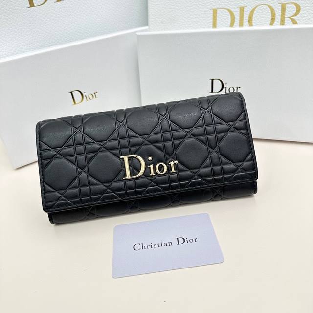 Dior 5232颜色 黑色 尺寸 19x10 5x3 5 Dior专柜最新款火爆登场 采用进口小牛皮 绝美绣线 做工精致 媲美专柜