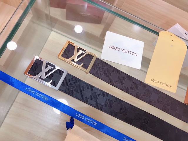 Louis Vuitton Italy路易威登 专柜同款在售 種草拔草都要自留款 進口原版皮制作 搭配原版gancio五金 3.8规格 双面可用