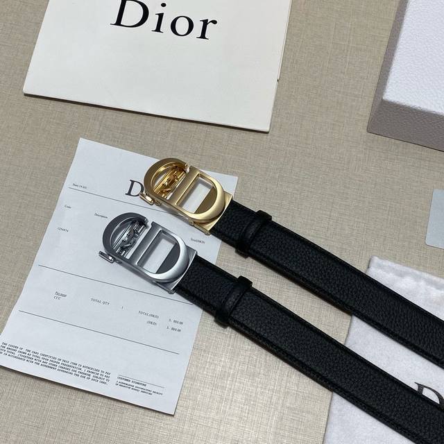 品牌 迪奥dior 新款自动皮带 等级 头层牛皮 不要拿市场便宜皮版和我们比.不是一个档次.识货来 新款开模 带宽3.5厘米.油边精致 电脑车线 上身效果超好