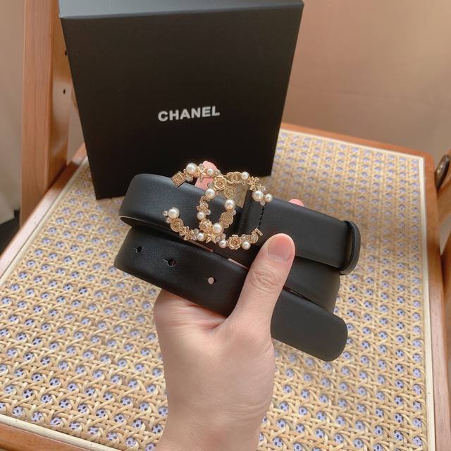顶级代购级 Chanel Cm宽 Vintage黑金腰带 经典双c设计 皮质绒软细腻 搭配镶钻五金 高级感十足.