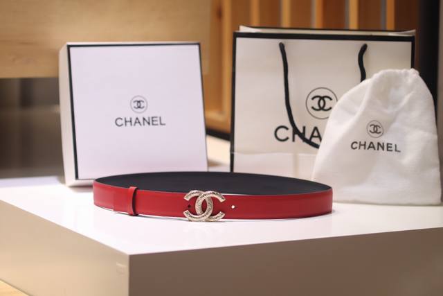 顶级代购级 Chanel香奈儿新品女士腰带 宽度 Cm法国原厂皮料 这种皮料带着较明显的皮纹手感柔软舒适 五金拆原版开模打造 懂货的看皮料 钢印 普货学不来的.