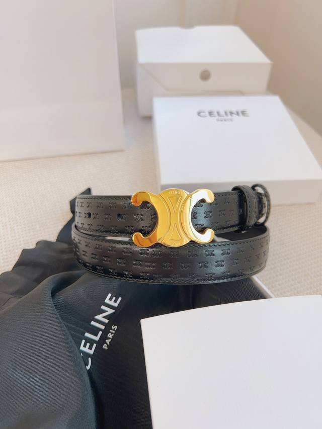 特 《Celine》塞琳 专柜同步新款，原版皮料，黑色全皮压花带身，宽2.5Cm