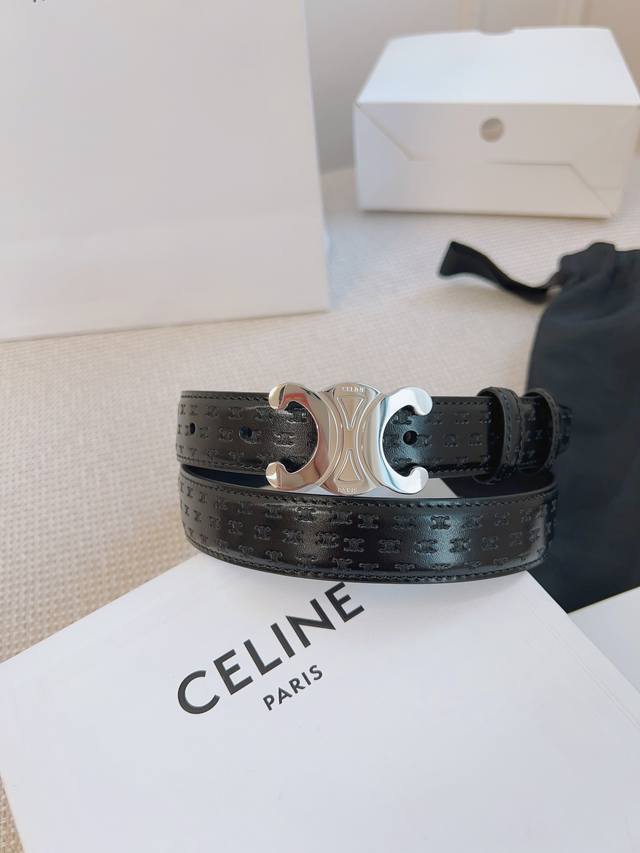 特 《Celine》塞琳 专柜同步新款，原版皮料，黑色全皮压花带身，宽2.5Cm