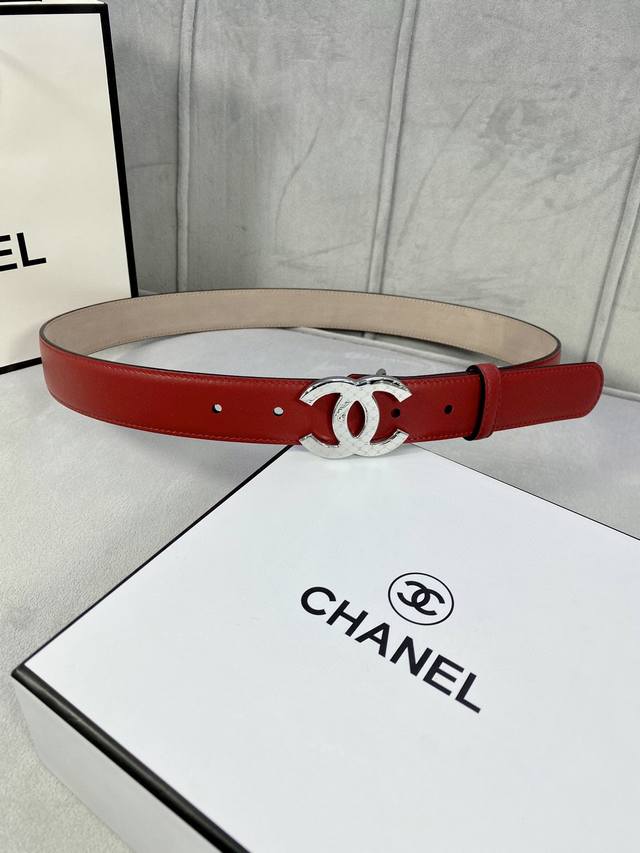 宽度3.0Cm Chanel 香奈儿 进口柔软小牛皮金 银色花纹金属logo花纹钢扣。