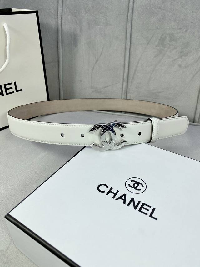 宽度3.0Cm Chanel 香奈儿 进口柔软小牛皮金 银色花纹金属logo花纹钢扣。
