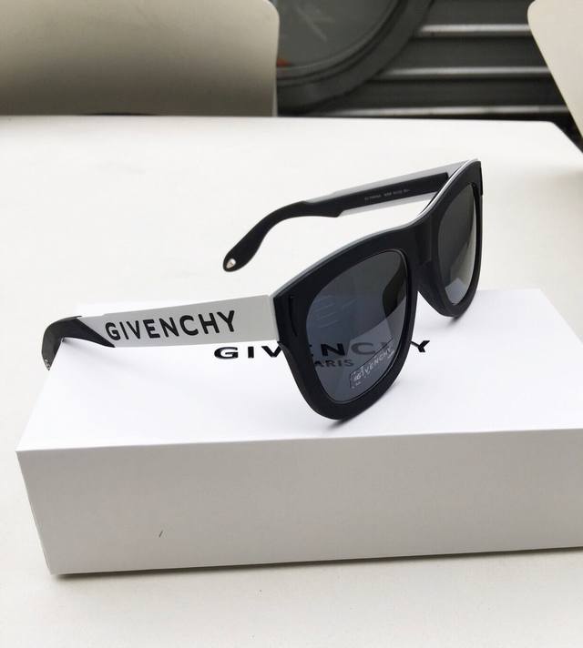 经典 Givenchy * Mod:Gv7016 Size:52-21-145