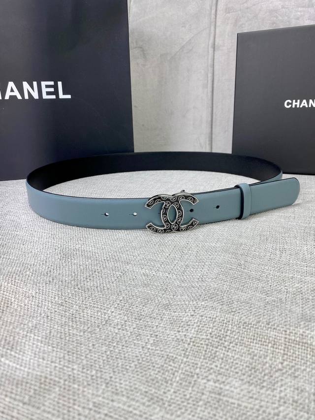 特 宽度3.0Cm Chanel 香奈儿 平纹牛皮金 银 色金属暗印品牌logo磨胶钢扣。 - 点击图像关闭