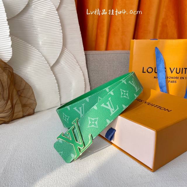 特 Louis Vuitton驴牌 ：原单品质，新款印花面配原版十字纹皮，搭配原单精品扣，精工制作，细节看图，实物拍摄，高端奢华，宽度4.0Cm