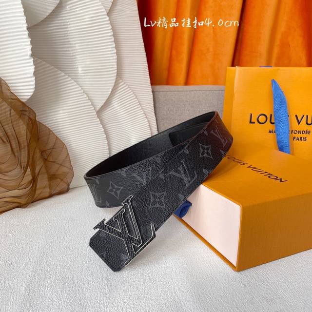 特 Louis Vuitton驴牌 ：原单品质，新款印花面配原版十字纹皮，搭配原单精品扣，精工制作，细节看图，实物拍摄，高端奢华，宽度4.0Cm