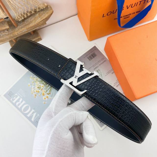 LV 特种皮腰带系列 ，原厂五金精品不锈钢扣 手感柔软舒适 宽3.8CM。