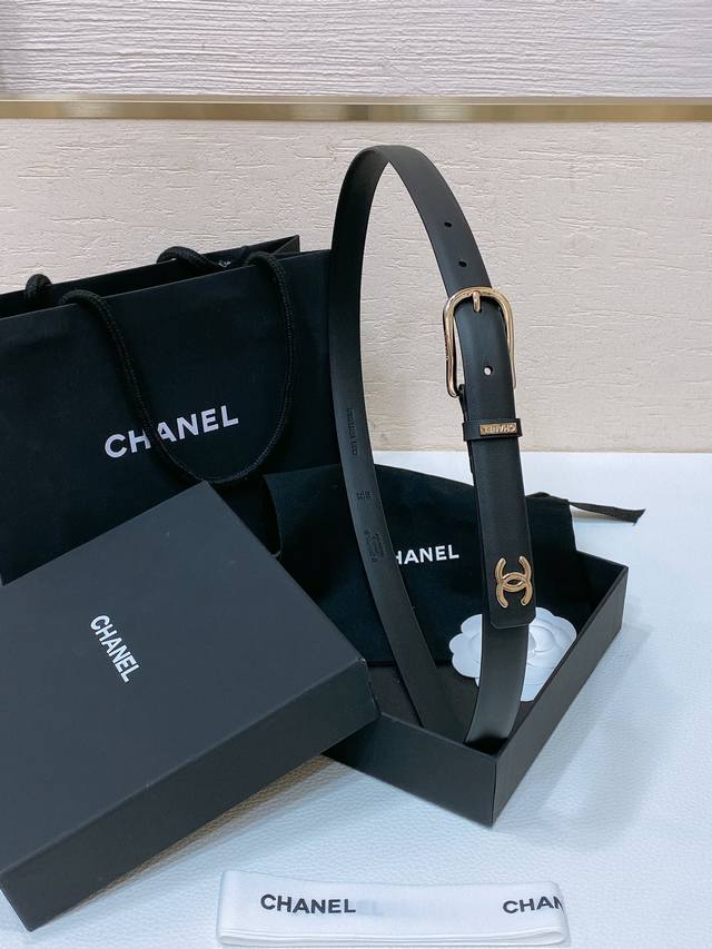 Chanel 24C 小牛皮、经典针扣logo金属 手感柔软 细腻2.0Cm精品